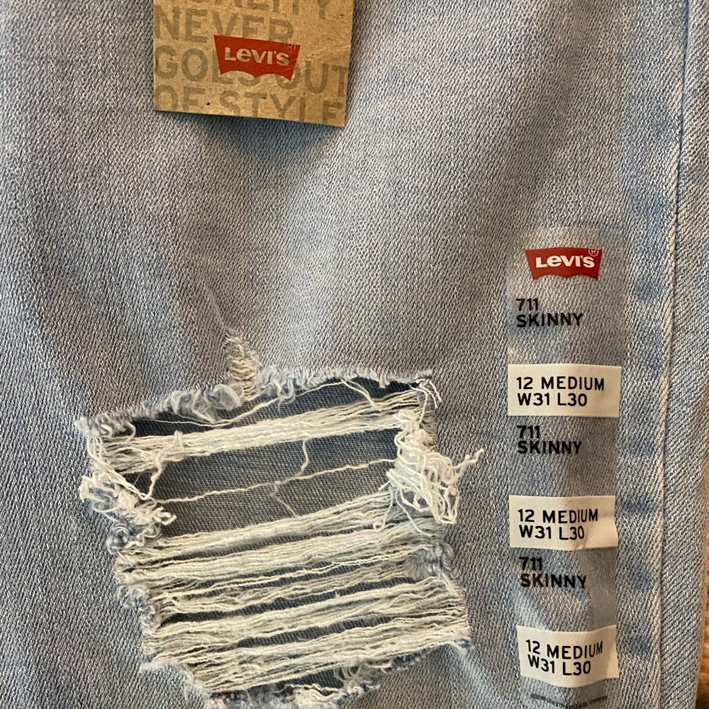 Levi’s 711 skinny